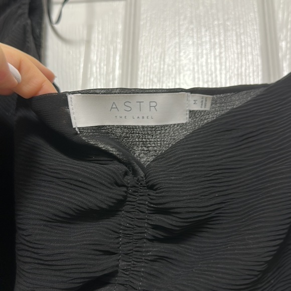 ASTR The Label Black Puff Sleeve Top Size M - Picture 3 of 3